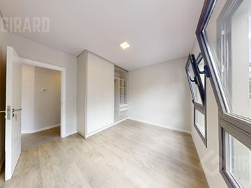 Departamento en venta, piso de 4 amb con cochera, zona Guemes. Apto Credito