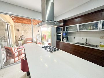 Venta Casa  y Locales Comerciales - Rosario