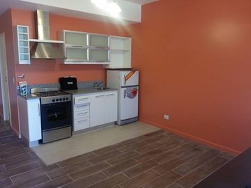 MONOAMBIENTE. SUBDIVIDIDO EN 2 AMB C/COCHERA Y AMENITIES
