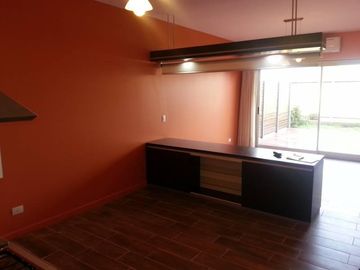 MONOAMBIENTE. SUBDIVIDIDO EN 2 AMB C/COCHERA Y AMENITIES