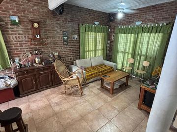 Casa en  Adrogué