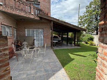 Casa en  Adrogué
