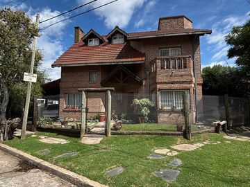 Casa en  Adrogué
