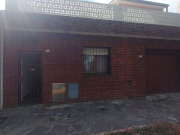 PH PARA DOS FAMILIAS O INVERSOR VENTA  Marco Avellaneda  1781 REMEDIOS DE ESCALADA