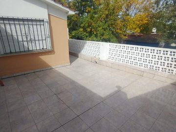PH PARA DOS FAMILIAS O INVERSOR VENTA  Marco Avellaneda  1781 REMEDIOS DE ESCALADA