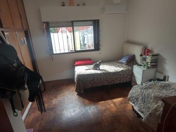 PH PARA DOS FAMILIAS O INVERSOR VENTA  Marco Avellaneda  1781 REMEDIOS DE ESCALADA