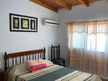 Casa 3 dormitorios con 2 deptos en zona centro