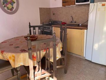 Casa 3 dormitorios con 2 deptos en zona centro
