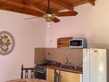 Casa 3 dormitorios con 2 deptos en zona centro