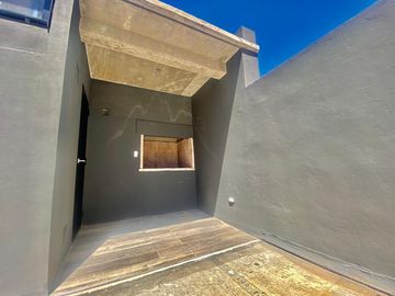 Tríplex con Patio y Terraza Propia