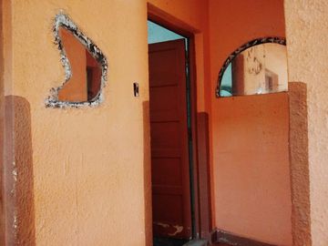 Casa y Departamento en venta - 4 dormitorios 2 baños - 103mts2 - Burzaco