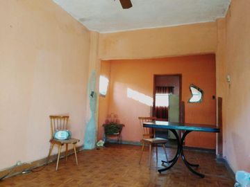 Casa y Departamento en venta - 4 dormitorios 2 baños - 103mts2 - Burzaco