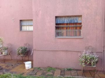 Casa y Departamento en venta - 4 dormitorios 2 baños - 103mts2 - Burzaco