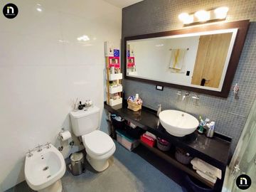 Espectacular 4 ambientes con 2 cocheras y baulera en la mejor zona de Villa Urquiza - VENTA