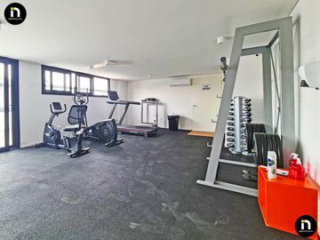 Espectacular 4 ambientes con 2 cocheras y baulera en la mejor zona de Villa Urquiza - VENTA