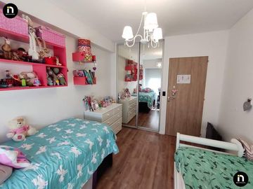 Espectacular 4 ambientes con 2 cocheras y baulera en la mejor zona de Villa Urquiza - VENTA