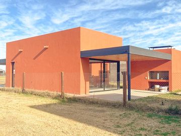 Casa 2 Dorm - Brisanova Barrio Privado - Pueblo E.