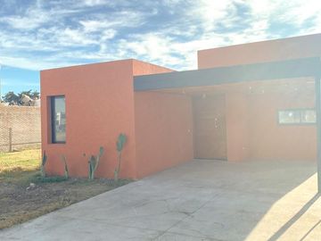 Casa 2 Dorm - Brisanova Barrio Privado - Pueblo E.