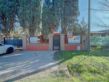 Casa en venta 3 Dormitorios con Piscina - Funes