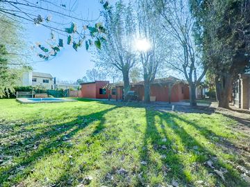 Casa en venta 3 Dormitorios con Piscina - Funes