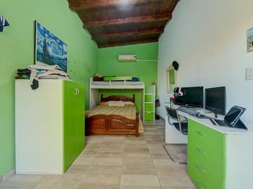 Casa en venta 3 Dormitorios con Piscina - Funes