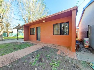 Casa en venta 3 Dormitorios con Piscina - Funes