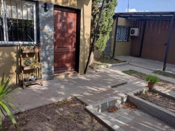 Casa en venta - 3 Dormitorios 2 Baños - Cochera - 200Mts2 - Don Orione