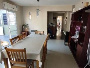 Casa en venta - 3 Dormitorios 2 Baños - Cochera - 200Mts2 - Don Orione