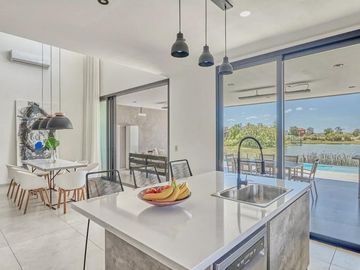 Casa en venta - 5 Dormitorios 5 Baños - 820Mts2 - El Canton, Escobar