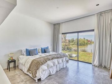 Casa en venta - 5 Dormitorios 5 Baños - 820Mts2 - El Canton, Escobar