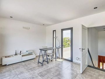 Casa en venta - 5 Dormitorios 5 Baños - 820Mts2 - El Canton, Escobar