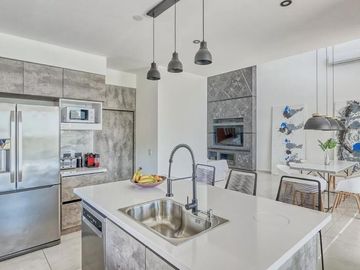 Casa en venta - 5 Dormitorios 5 Baños - 820Mts2 - El Canton, Escobar