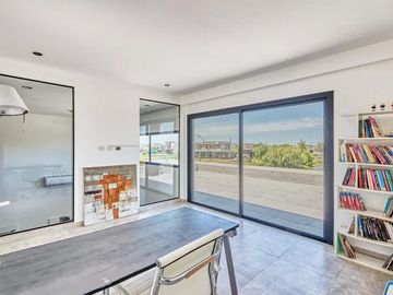 Casa en venta - 5 Dormitorios 5 Baños - 820Mts2 - El Canton, Escobar