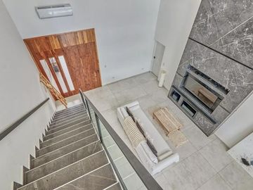 Casa en venta - 5 Dormitorios 5 Baños - 820Mts2 - El Canton, Escobar