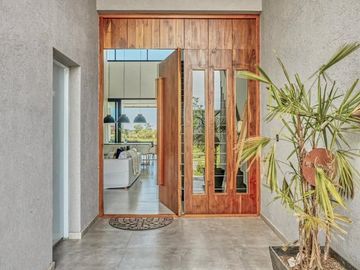 Casa en venta - 5 Dormitorios 5 Baños - 820Mts2 - El Canton, Escobar