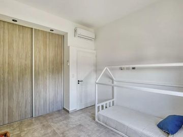 Casa en venta - 5 Dormitorios 5 Baños - 820Mts2 - El Canton, Escobar