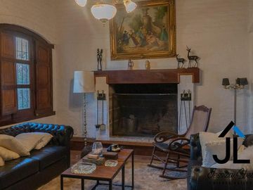 Casa en Venta en Capilla del Señor con parque de 1700 m2 en el casco urbano.