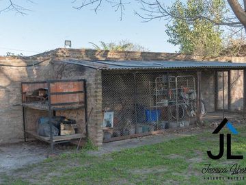 Casa en Venta en Capilla del Señor con parque de 1700 m2 en el casco urbano.
