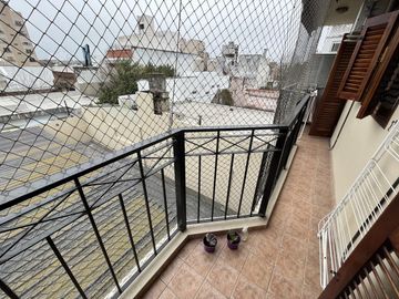 Departamento 3 Ambientes con Balcon y Cochera - Wilde