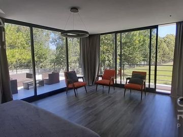 Increíble propiedad a la venta en Terralagos, Canning.