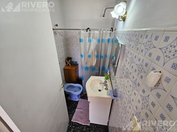 CASA EN VENTA CASTELAR - NUEVO VALOR! - ACEPTA PROPIEDAD EN FORMA DE PAGO