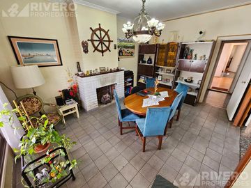 CASA EN VENTA CASTELAR - NUEVO VALOR! - ACEPTA PROPIEDAD EN FORMA DE PAGO