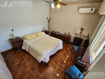 CASA EN VENTA CASTELAR - NUEVO VALOR! - ACEPTA PROPIEDAD EN FORMA DE PAGO