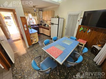 CASA EN VENTA CASTELAR - NUEVO VALOR! - ACEPTA PROPIEDAD EN FORMA DE PAGO