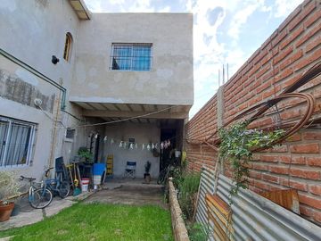 Casa de 5 amb. a la venta en Ezeiza - EXCELENTE UBICACION