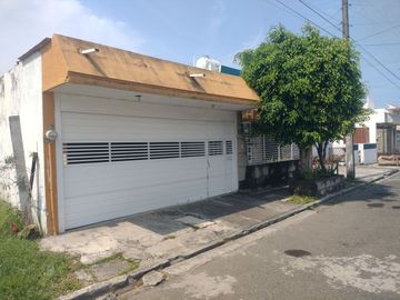 CASA DE 1 PISO A LA VENTA, FRAC. FLORESTA, VERACRUZ, VER
