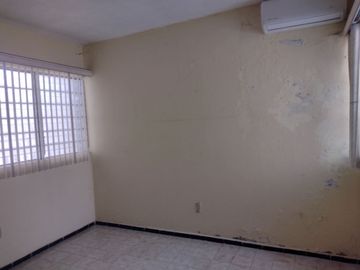 CASA DE 1 PISO A LA VENTA, FRAC. FLORESTA, VERACRUZ, VER