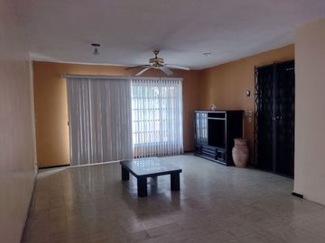 CASA DE 1 PISO A LA VENTA, FRAC. FLORESTA, VERACRUZ, VER