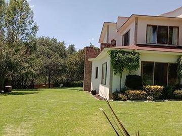 EXCLUSIVA CASA EN VENTA EN HACIENDA  DE VALLE ESCONDIDO