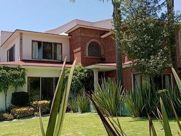 EXCLUSIVA CASA EN VENTA EN HACIENDA  DE VALLE ESCONDIDO